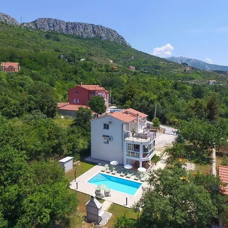 Charming Holiday Holiday home